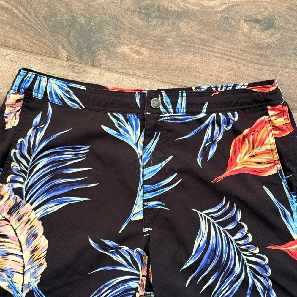 Onia Men's Calder Tropical Leaf Print 6